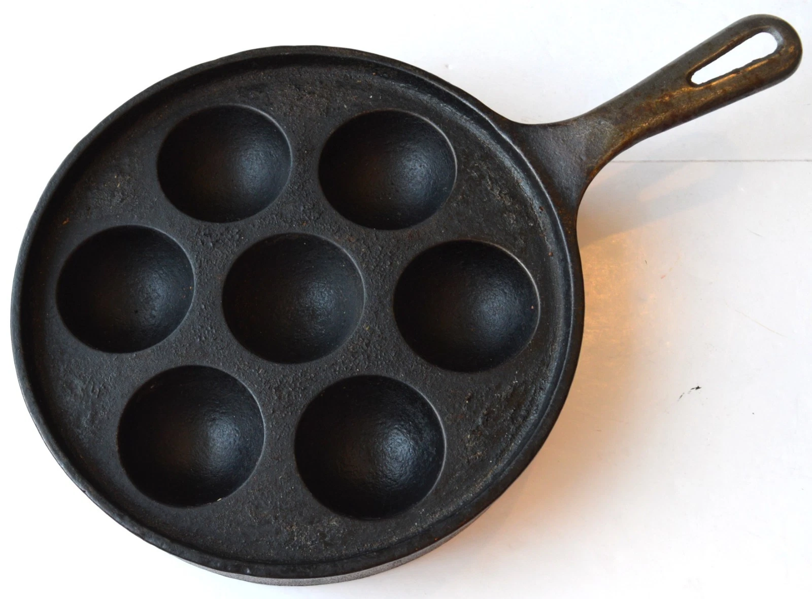 Vintage Griswold 962 Cast Iron Egg Poacher Skillet Danish Cake Pan Made in USA