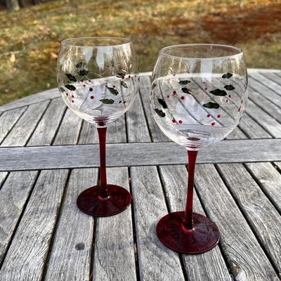 Pfaltzgraff Set of 2 Christmas Wine Glass Winterberry Red Stem 8'' Holiday Decor