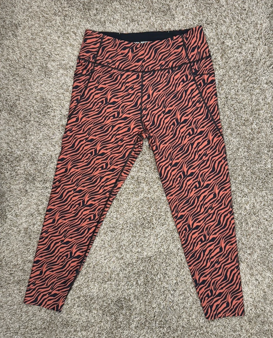 PINK Victoria's Secret Women Large Activewear Pants Black Animal Print Leggings