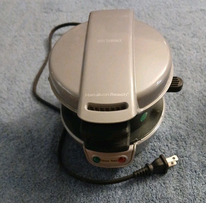 Hamilton Beach Quick and Easy Breakfast Sandwich Maker Non Stick