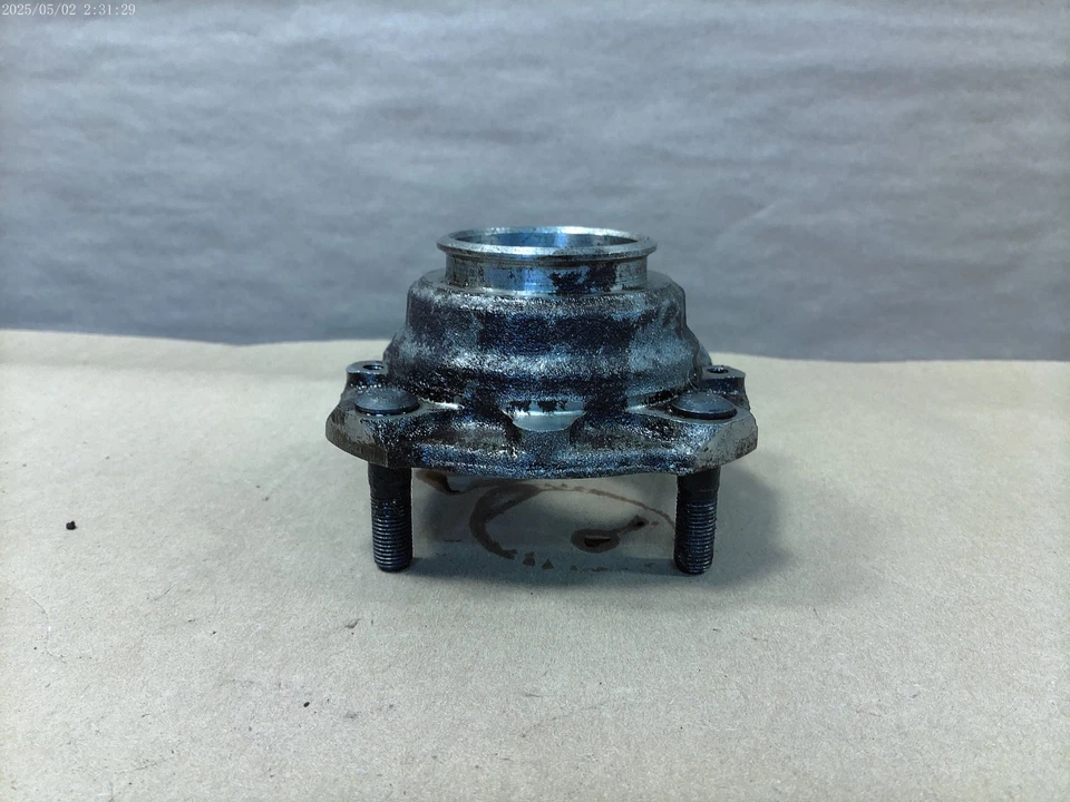 Ступица подшипника заднего дискового колеса MG Midget Austin Healey Sprite с длинными заклепками MOWOG от оригинального производителя - Изображение 3 из 4