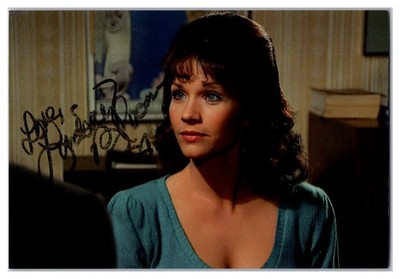 Lindsay Bloom Mike Hammer Hand Signed 4x6 Photo TC46-8753
