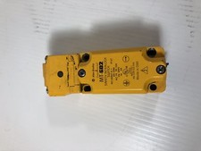 Allen-Bradley MT-GD2 Guardmaster Safety Interlock Switch 440K-M22AEYT Ser. A