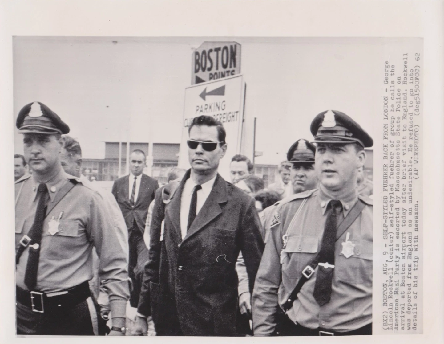 1962 年プレス写真州警察エスコートジョージリンカーン ロックウェル ボストン空港 - 画像1/2