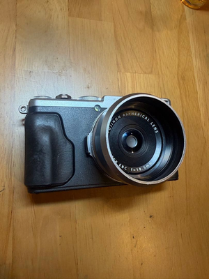 FUJIFILM X70 16.3MP Digital Camera Black Tested w/ 1GB SD Card