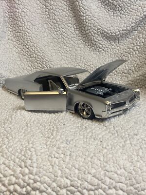 Hot Wheels Whips West Coast Customs 1966 Pontiac GTO 1:18 Scale