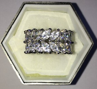 ALLIANCE METAL ARGENTE ENTIEREMENT PAVE D'OXYDES PLUMES T.54 LARGEUR 1CM