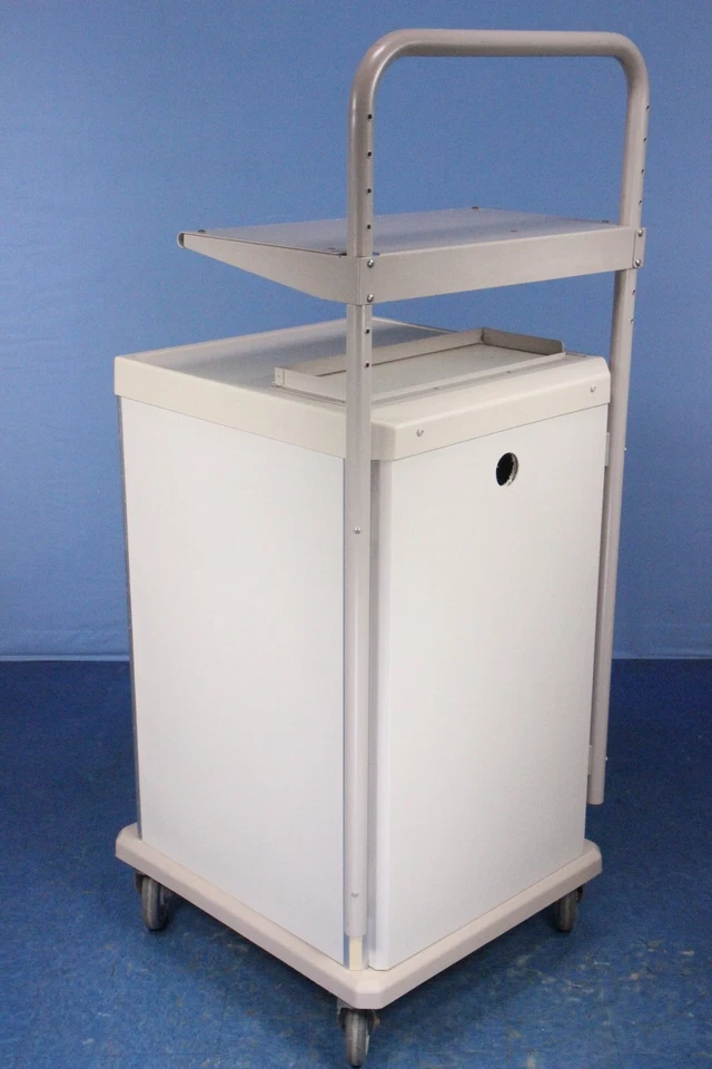 Carro de suministros médicos Metro con garantía Foto 4 de 4