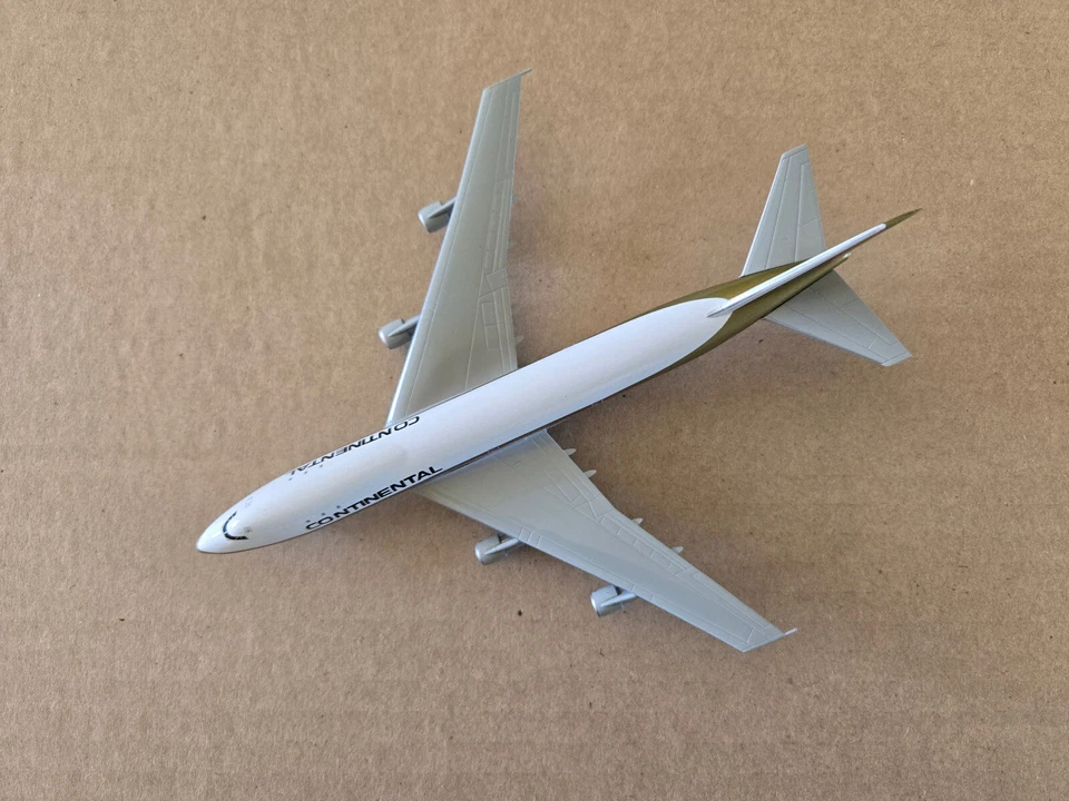 Boeing 747-100 Continental Airlines N603PE 1:400 Dragon Wings Foto 3 de 4