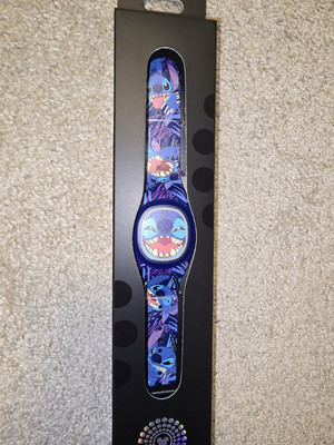 NEW 2026 Disney Parks Magic Band Plus + Laughing Stitch Face LINKABLE W/Cable
