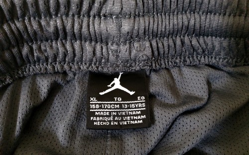 Nike Air Jordan Youth Boy's Black & Grey Basketball Shorts - Sz XL (13-15 Yrs) - Picture 4 of 5