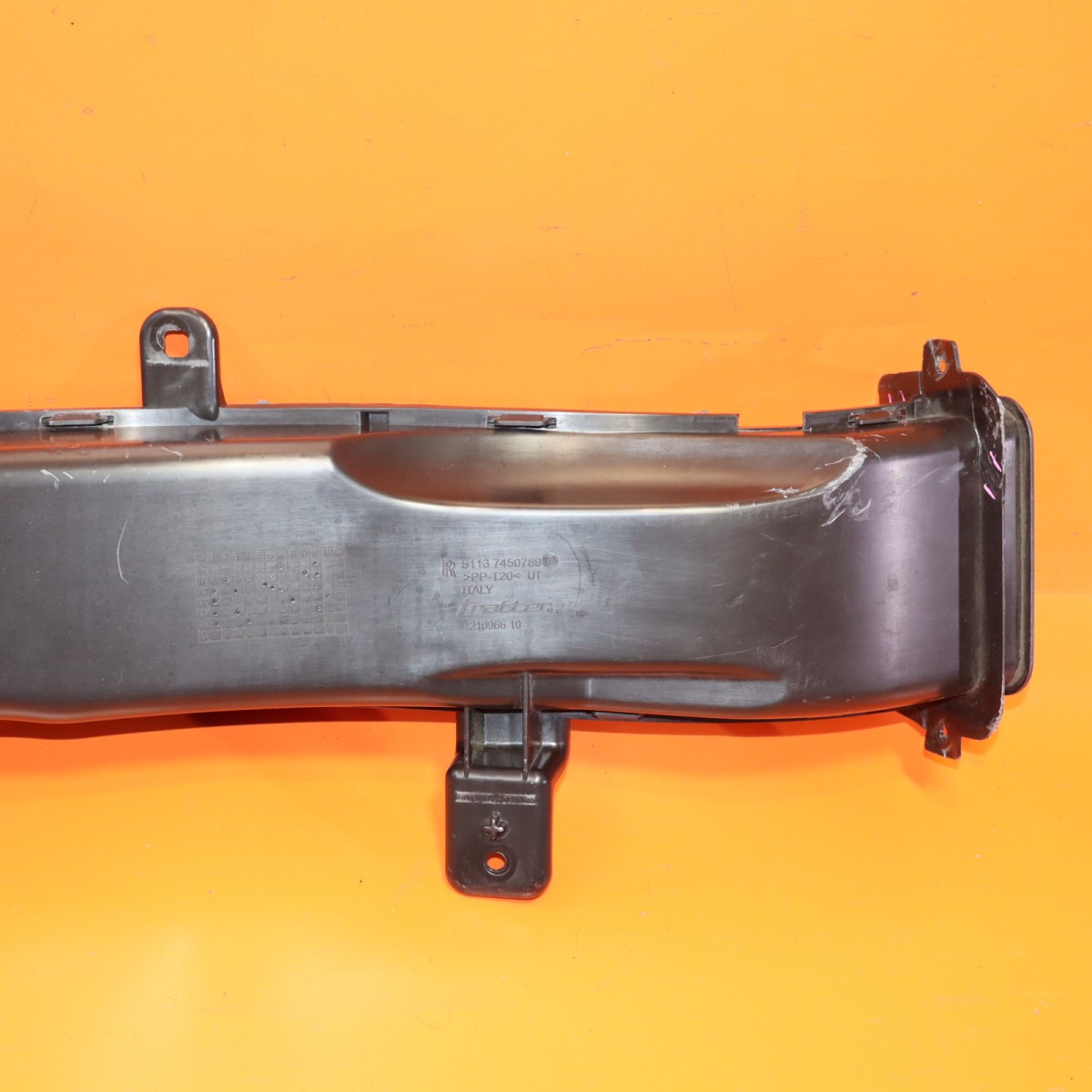 Rolls-Royce Cullinan 2019-2023 LEFT Cooling air duct P/N 51137450789
