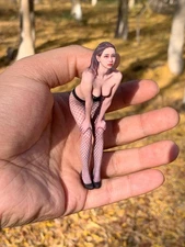 Diorama Scene Prop 1:32 Fishnet Stockings Girl Mini Doll Miniature Figure Toys