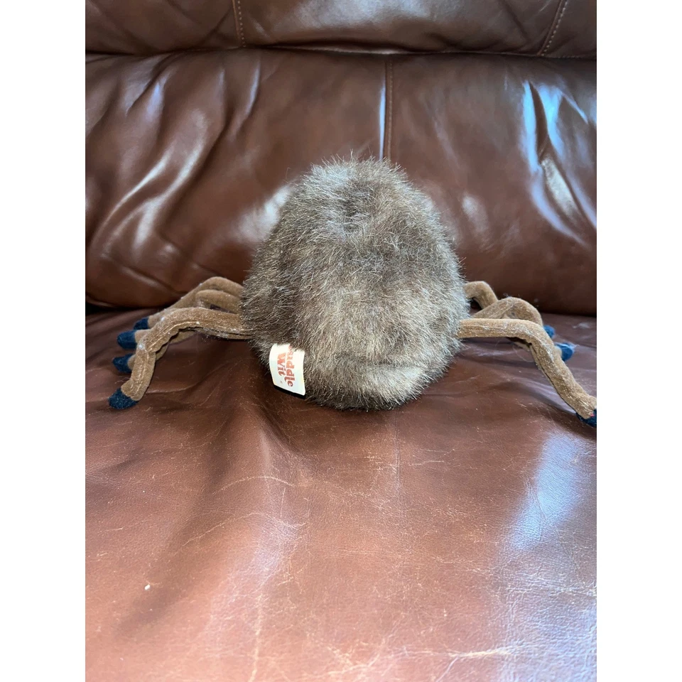 Espeluznante Lindo Juguete Araña de Peluche Rojo Arco Ojos Lengua Decoración de Halloween Foto 4 de 4