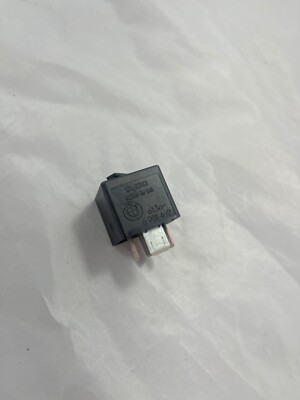 BMW E46 E8x E9x E6x E84 E89 Fx E7x Relaisschließer schwarz 61366901469 6901469