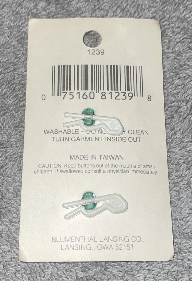 La Mode Buttons 18 Hole In One - Golfing #1239 NOS - Image 2 of 3