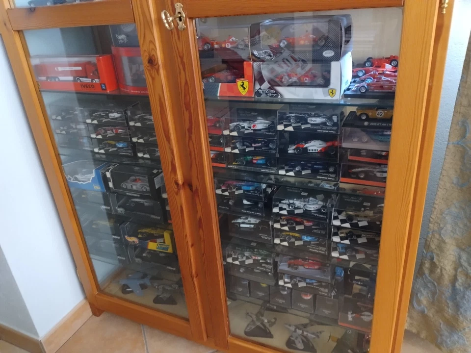 Vendo 70 modellini F1 1:43 varie scuderie, alcune in serie limitata - Immagine 3 di 4