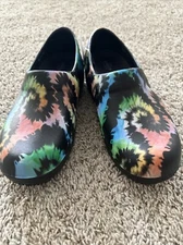 Crocs Womens Neria Pro II Tie Dye Graphic Slip On Clog Slip Resistant Work Sz 9
