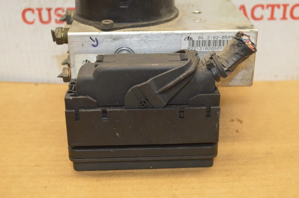 Nissan Pathfinder 2005-2007 ABS 47660ZP00A módulo 103-8A1 Foto 3 de 4