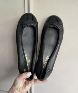 Wonderful Black Chanel ballerinas