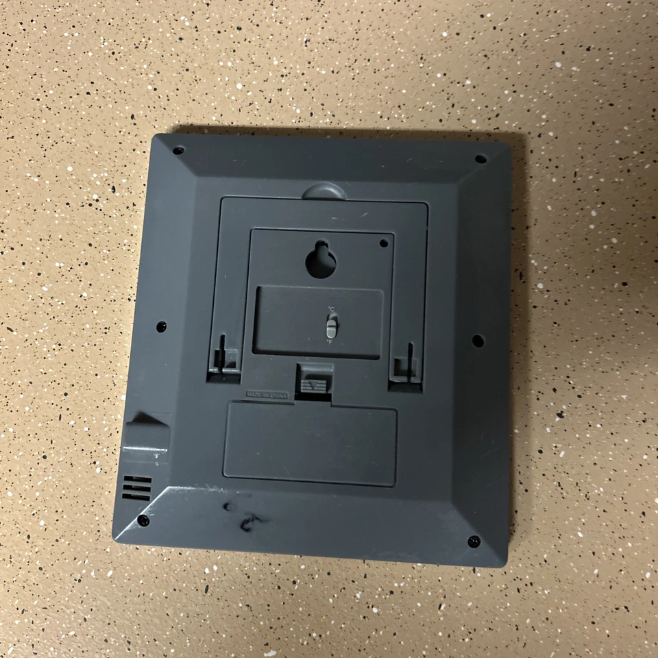 Brookstone Termómetro Digital Higrómetro Monitor de Temperatura y Humedad Interior/Exterior Foto 3 de 4