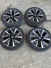 Cerchi Set ruote complete 205/45/R17 per Peugeot 208 anno 2019 cod: 9828018080