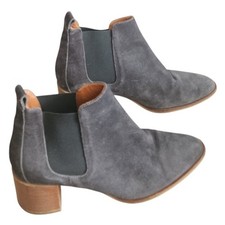 Everlane Chelsea Gray Suede Ankle Boots 9.5 Italy