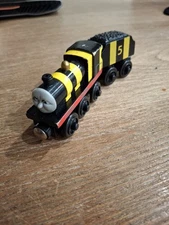 Thomas & Friends Wooden Railway Train Tank Busy as a Bee James Engine w/ Tender