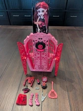 Monster High Skulltimate Secrets Garden Mysteries Draculaura Doll & Accessories