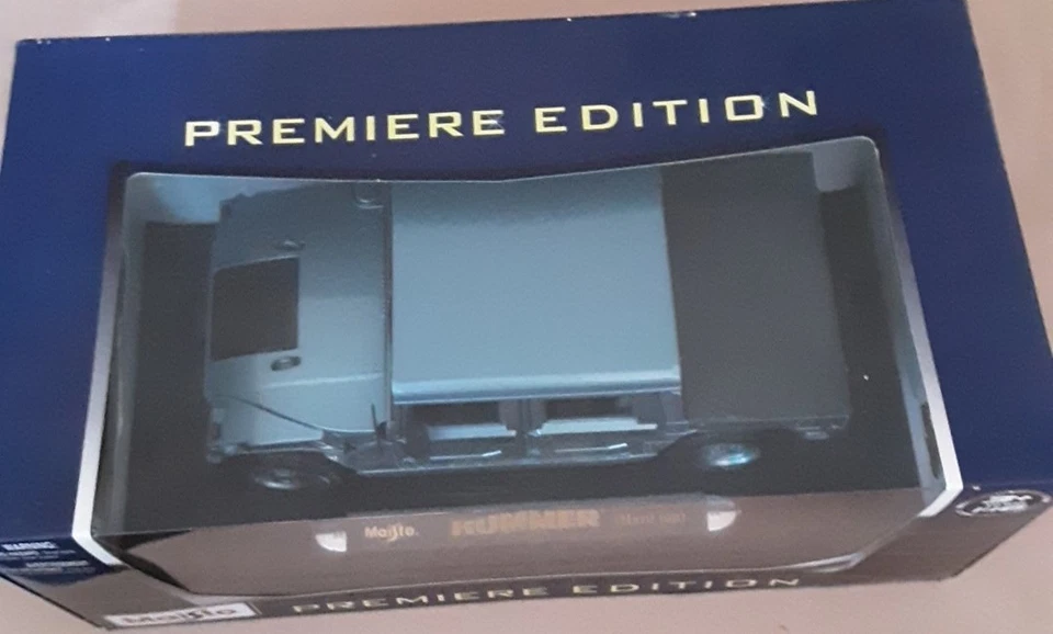 Maisto Special Edition 1:18 Hummer Hardtop  Die-Cast Model Car  1.18 Scale - Image 3 of 4