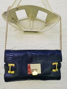 michael kors black purse with chain strap