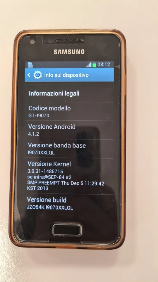 Smartphone Samsung Galaxy S Advance  GT-I9070, foto 2 di 5
