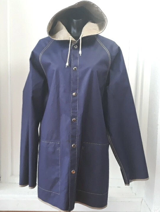 Impermeable para mujer Charles River grande de vinilo reversible forro de tela azul Foto 3 de 4