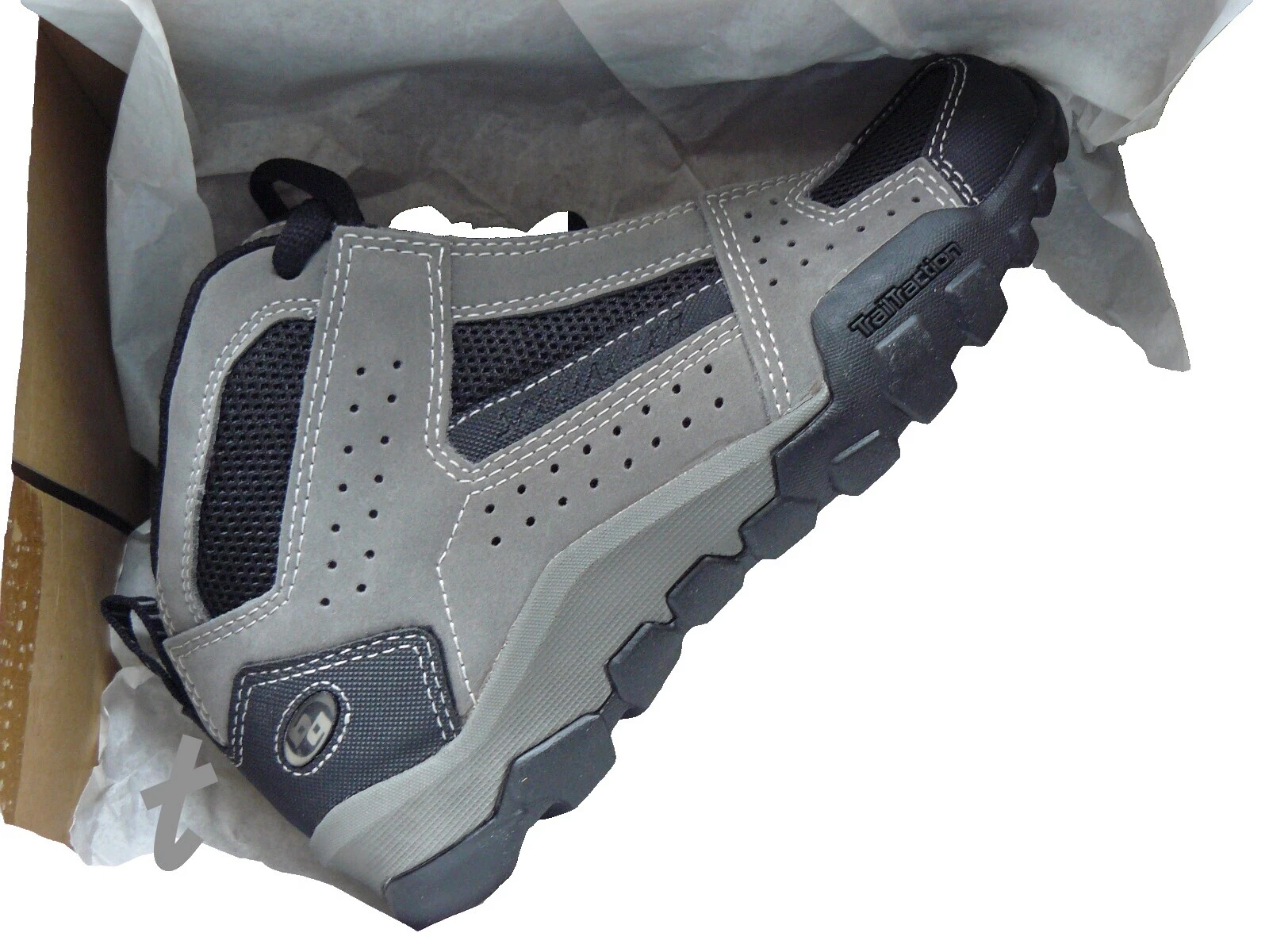 Specialized Lace Up Cycling Shoes for Men 7.5 US Shoe