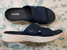 Sandalias Skechers Goga Mat Slide talla 9 para mujer (azul)