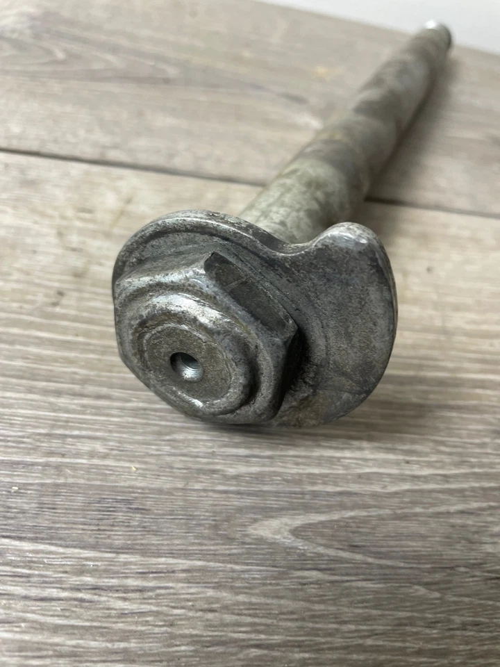 Harley-Davidson 2005 Electra Glide Rear Axle 1" 41056-02 OEM - Image 2 of 4