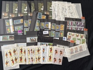 Africa MNH in Pacchetti e Cartoline Gatto Alto 99p Start