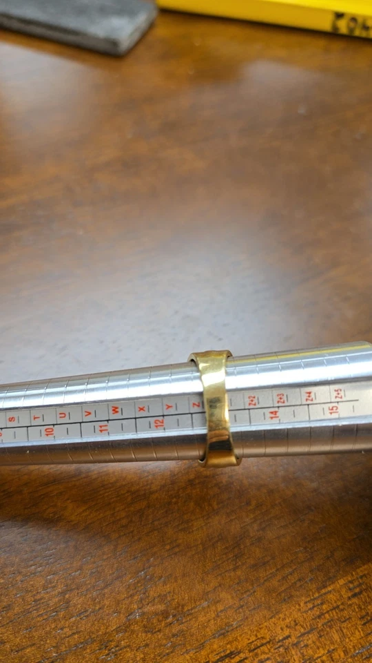 Anillo de oro de 10k para hombre, con diamantes blancos naturales VS-I. Talla 13 Foto 3 de 4