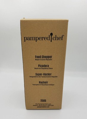 BRAND NEW SEALED Pampered Chef  Food Chopper White 2585 Picadora Push Function