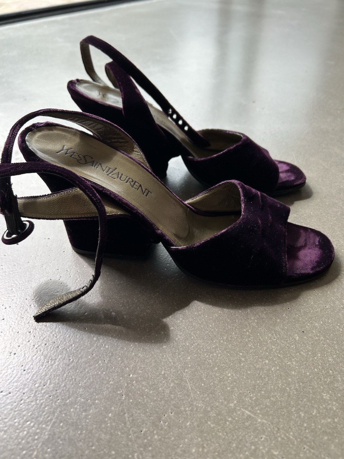 Sandali vintage anni 80 Yves Saint Laurent taglia 4