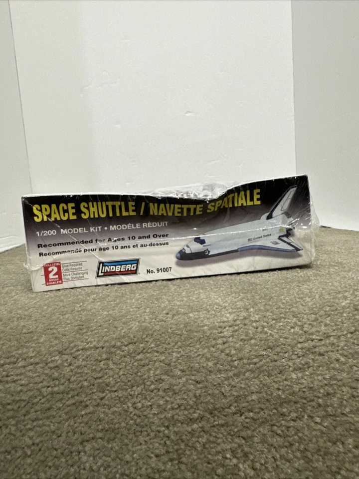 Lindberg USA NASA Discovery Space Shuttle Model Kit 1/200 Scale Sealed 2007 VTG - Image 4 of 4