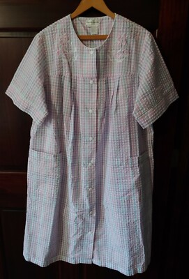 Miss Elaine Size S Lavender Blue Seersucker Housecoat Duster Robe