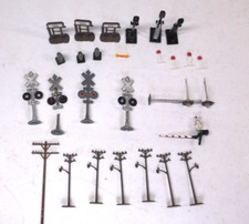 Lot of N/HO signs and signals lot 3933