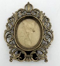 Vtg Small Victorian Baroque Gilded Cast Scroll Ornate Brass Standing Oval Frame