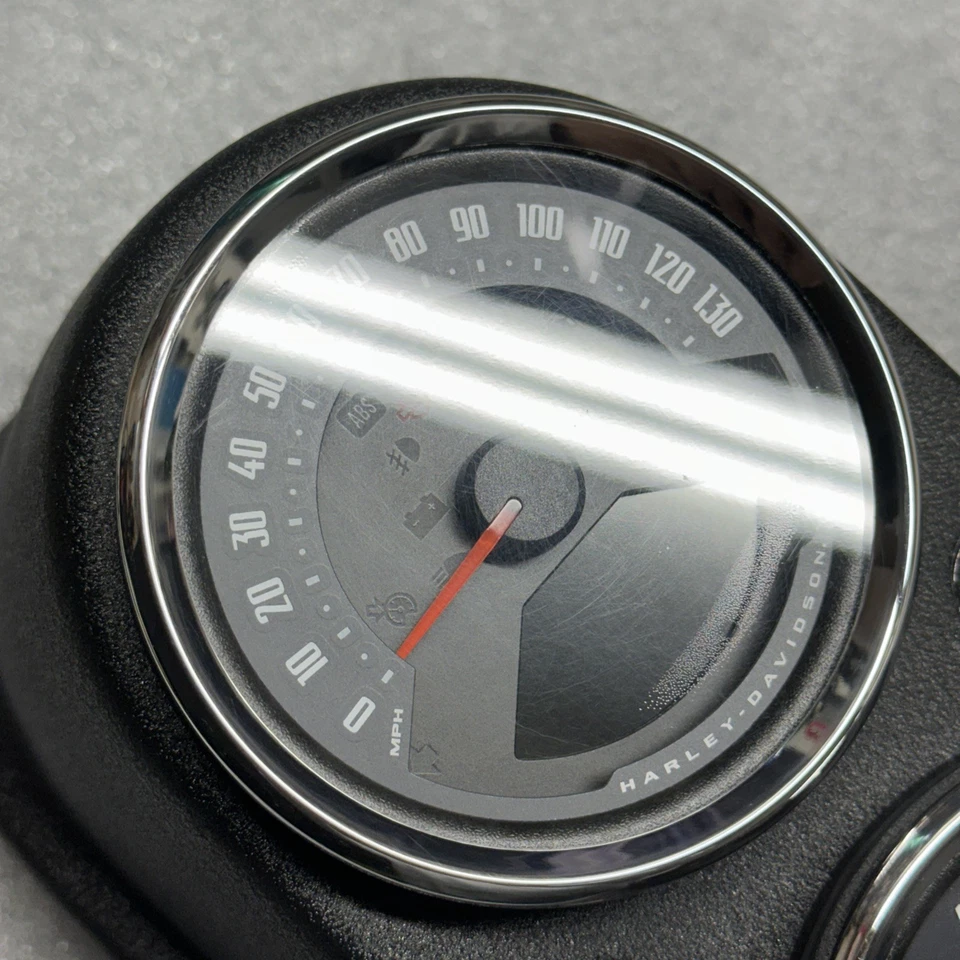 2022 原始设备制造商 Harley Low Rider FXLRS Speedo Tach 规格安装皱纹黑色 - 70900697B — 第 4/4 张图片