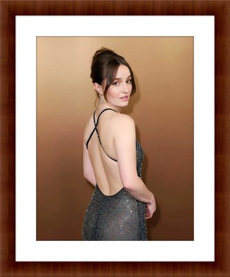 Kaitlyn Dever 8.5 x 11 Candid Color Unframed Photograph Collectable Print