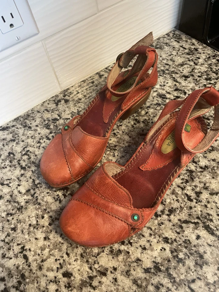 Сандалии на блочном каблуке El Naturalista с ремешком на лодыжке красные кожаные с акцентом на шов размер 8  - Изображение 4 из 4