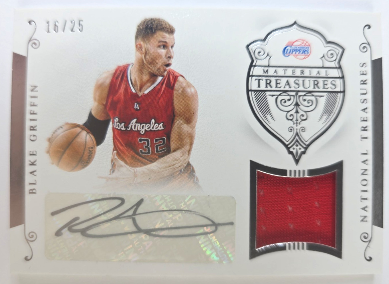 /25 Blake Griffin PATCH AUTO 2014-15 National Treasures Material Autograph SP view 1
