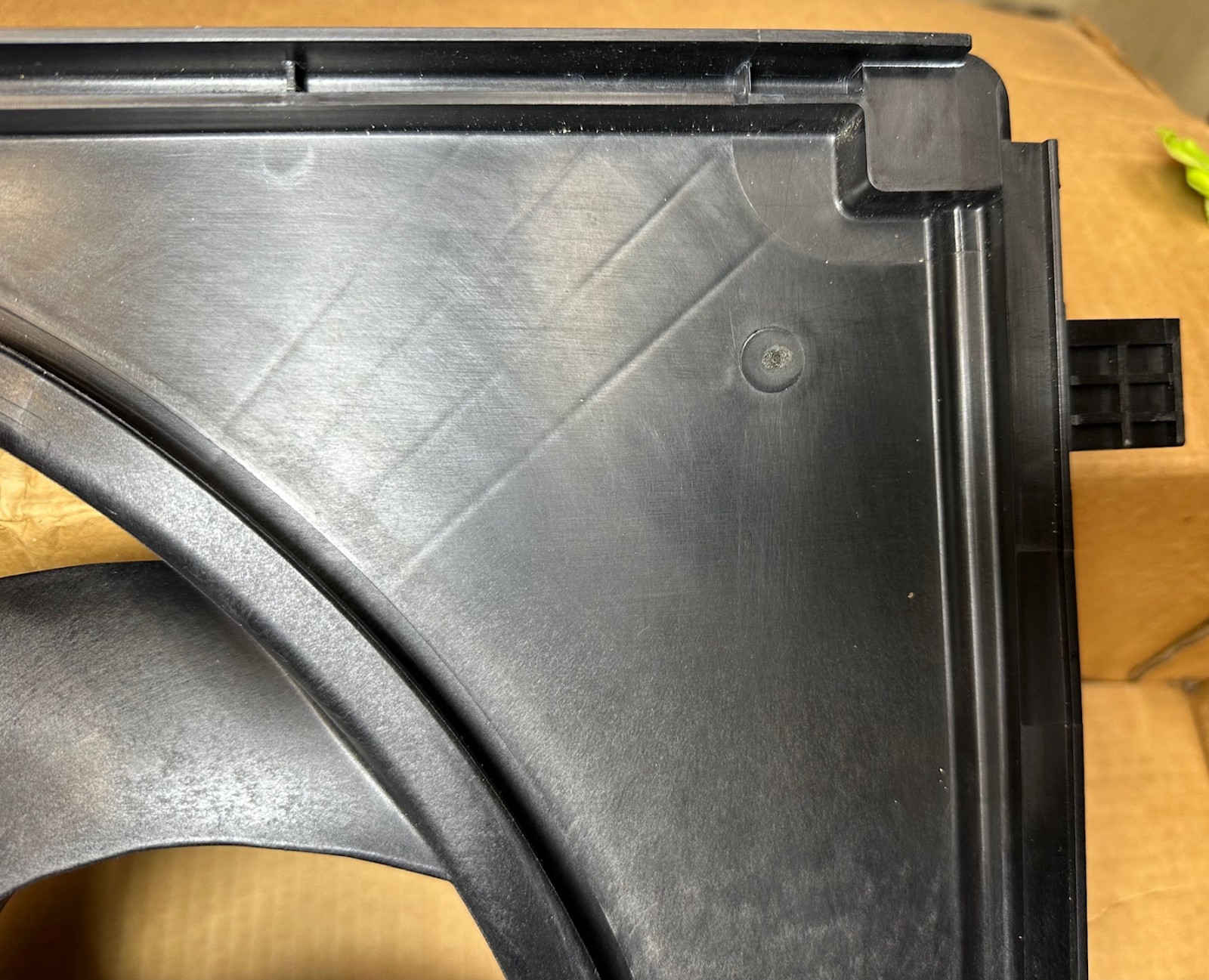 2014-2017 MASERATI GHIBLI QUATTROPORTE RADIATOR FAN SHROUD COOLING 16478747 OEM