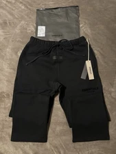 NEW Fear of God Essentials Black Relaxed Sweatpants Size Small 100% Authentic✅